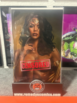 Cool Comics - Wonder Woman Up Close - Fernando Rocha - Topless Metal - LTD 5