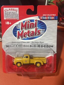 Mini Metal - ‘54 F-350 Union Pacific RR MoW Pickup - Item 30207